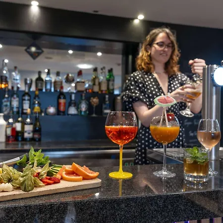 Mercure Centre 4* לה מאנש