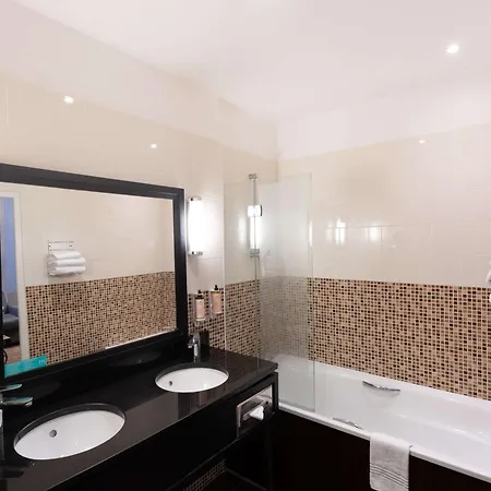 Mercure Centre מלון לה מאנש