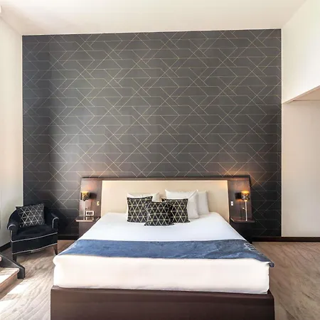 Mercure Centre Hotel 4*