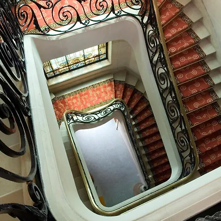 Mercure Centre Hotel 4*