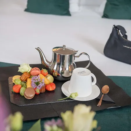 Mercure Centre Hotel 4*