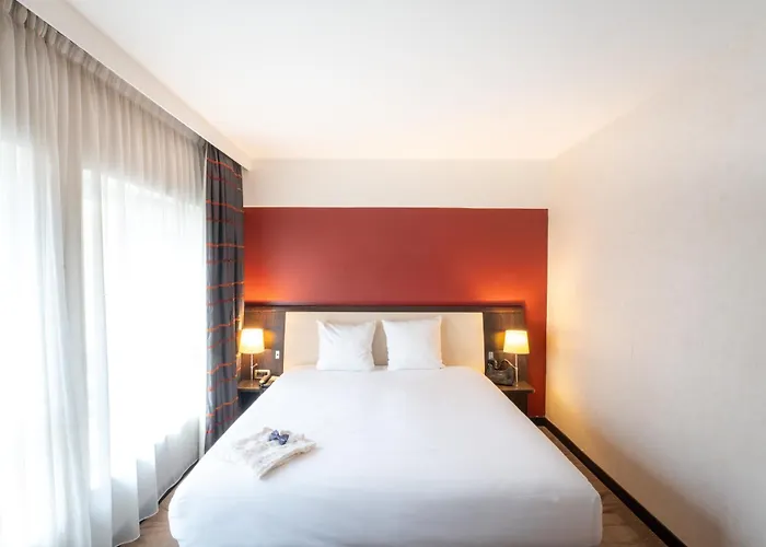 Mercure Centre Hotel 4*