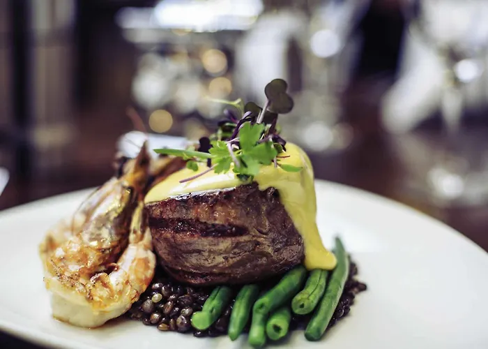 Mercure Centre 4* لو مان