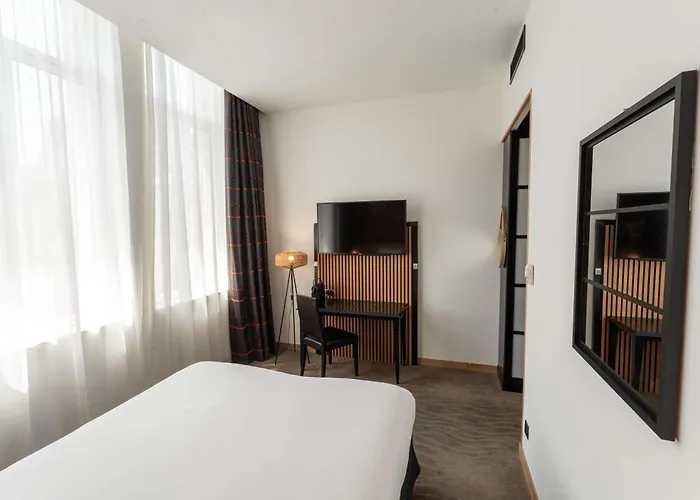 Mercure Centre لو مان