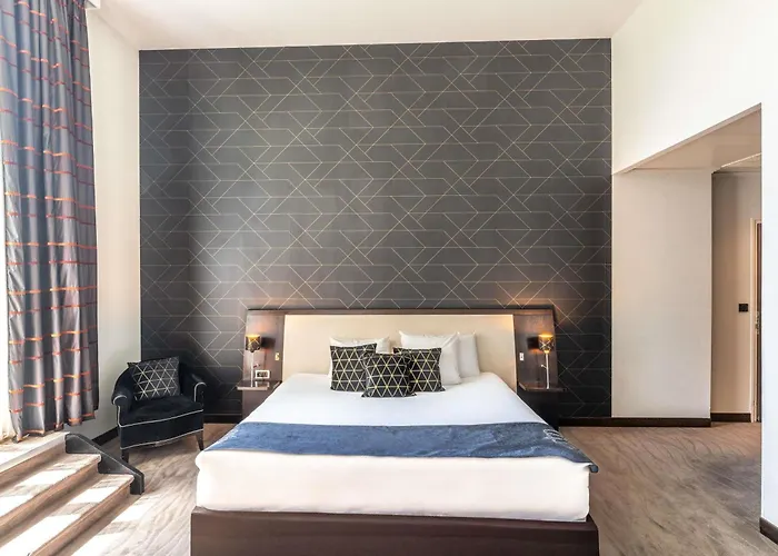 Mercure Centre Hotel 4*