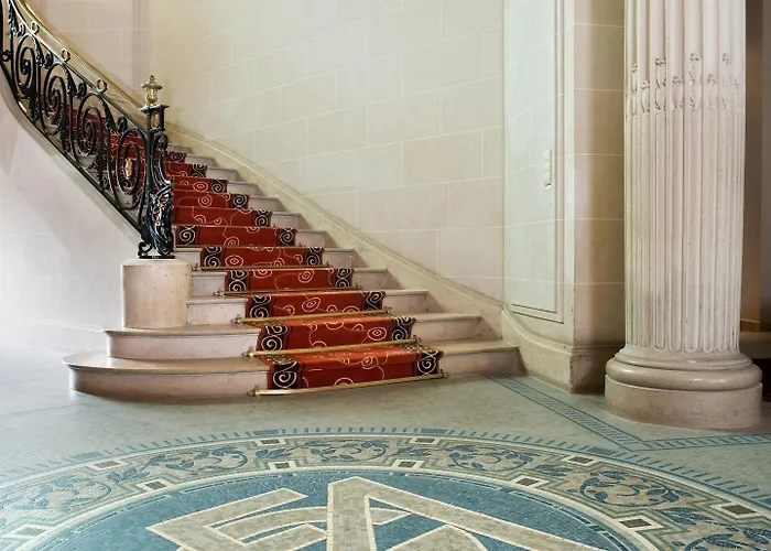 Mercure Centre لو مان