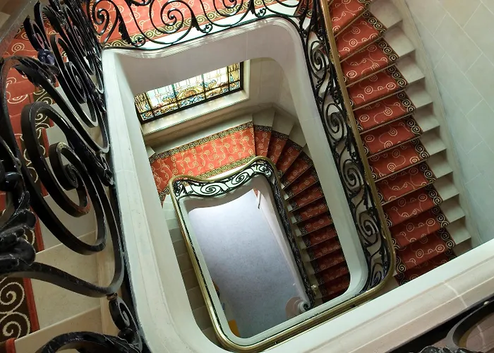 Mercure Centre Hotel 4*